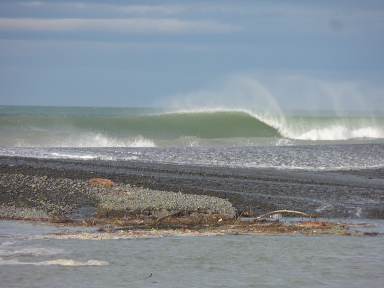Awatoto Rivermouth surf break