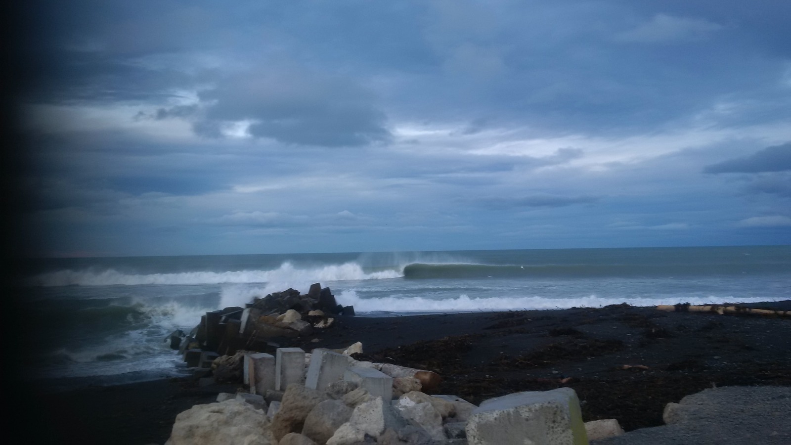 Haumo's lefty, Haumoana River Mouth