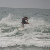 MARE ABAJO LOS POCITOS. SURFER: BARBARA HERNANDEZ.  FOTO: @dajegadi