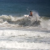 MARE ABAJO LOS POCITOS. SURFER: OSWALD MORENO .  FOTO: @dajegadi