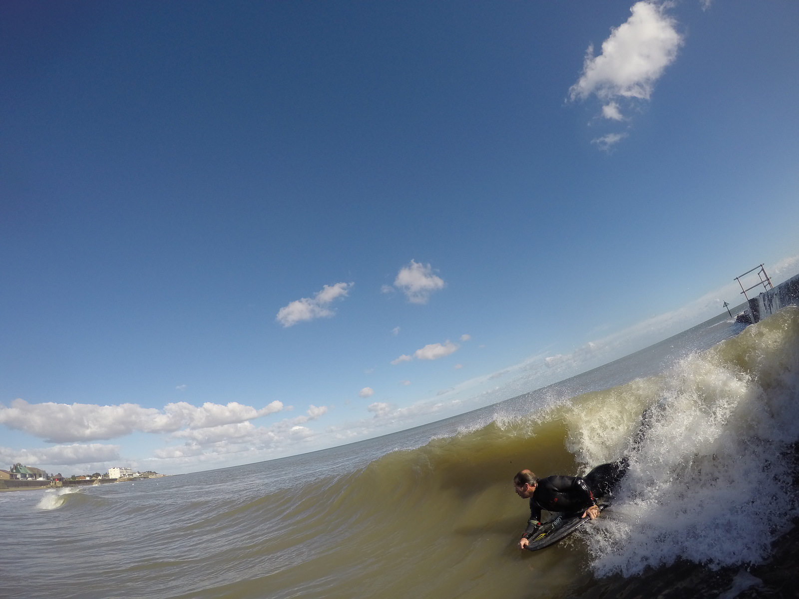 A clean Walton wave, Walton-On-The-Naze