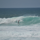Left local surfer, Itaúna