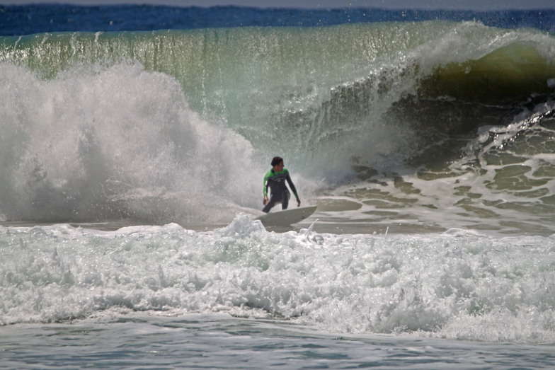 local surfer looking for a tube, Matadeiro