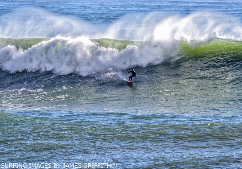 Steamer Lane-Middle Peak surf break
