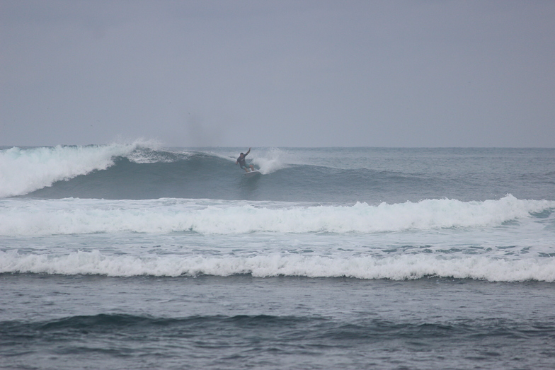 grey day-fun waves, Lidos Left