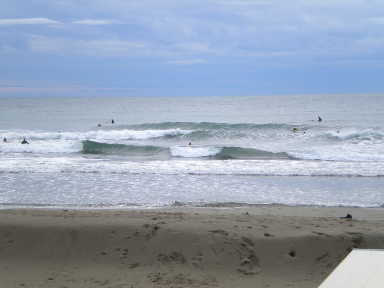 Gianluca in a good swell, waiting for Elma