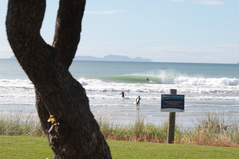 Waipu Cove surf break