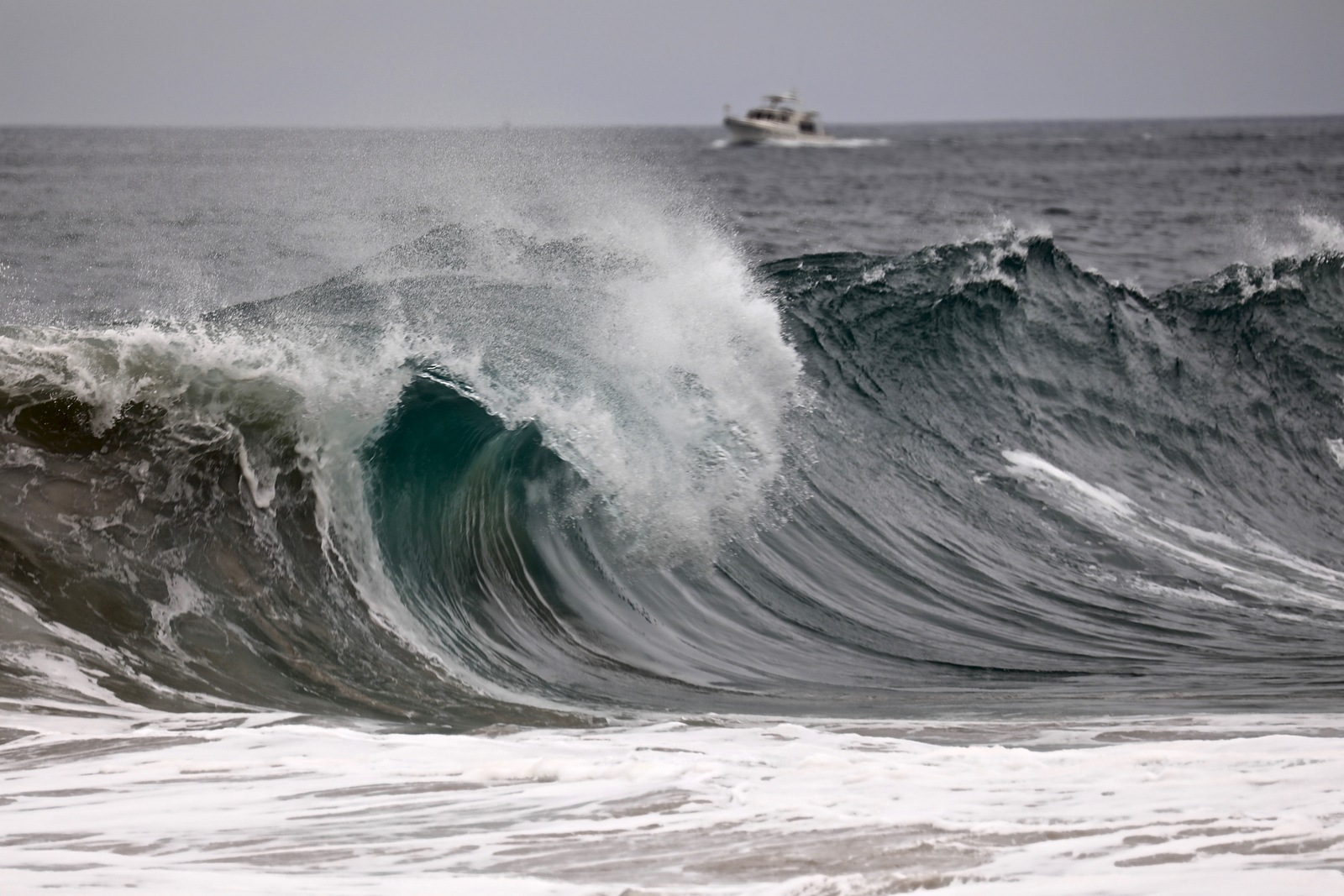 The wave, The Wedge