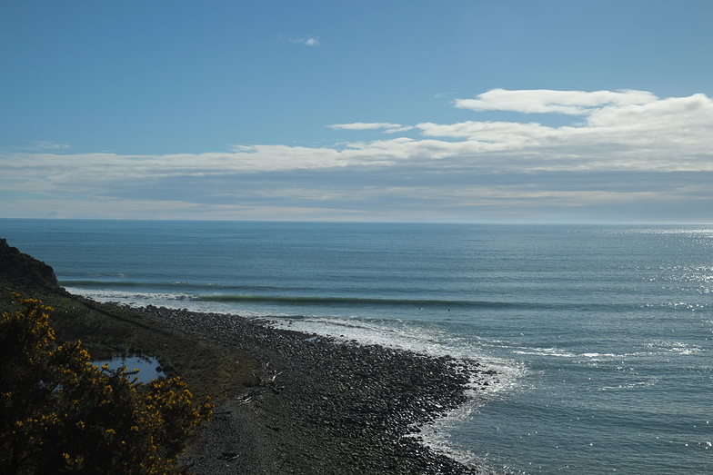 Cable Bay Mid Winter Swell