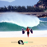 Carlos Cabrero pipe master breaking boards with Mareño surf tours, Salina Cruz