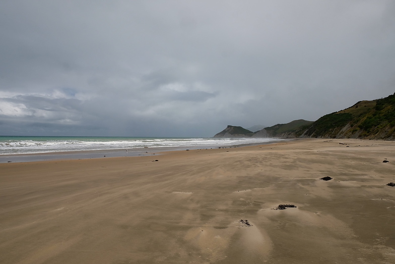 Mapere Beach surf break