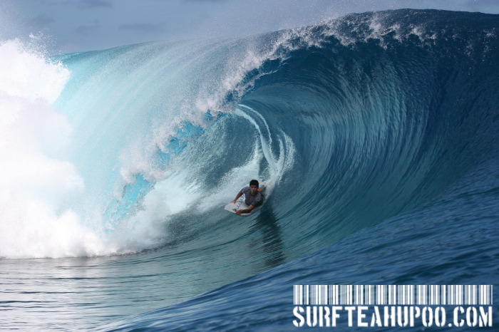 TEAHUPOO CLEAN BARRELS..... (TAHITI)