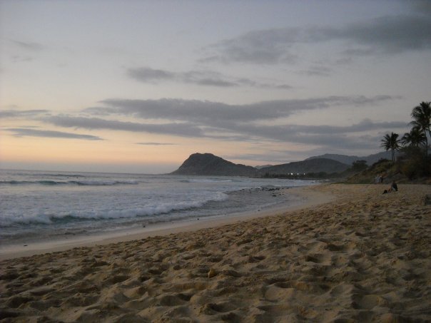 Tracks (Nanakuli) surf break