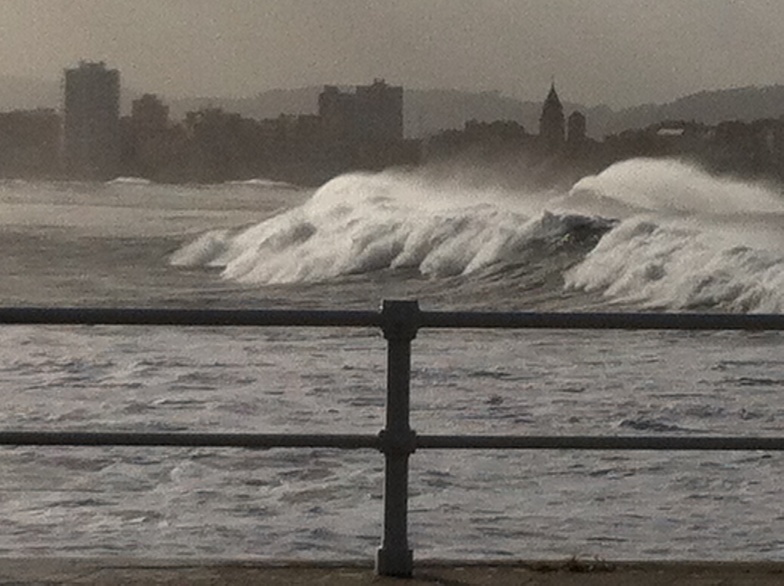 The Big one, Playa de San Lorenzo