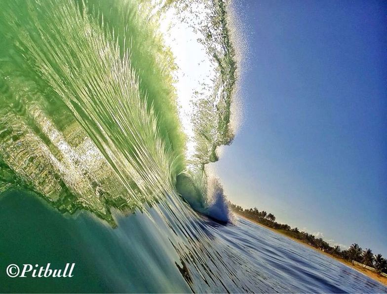 Aviones surf break
