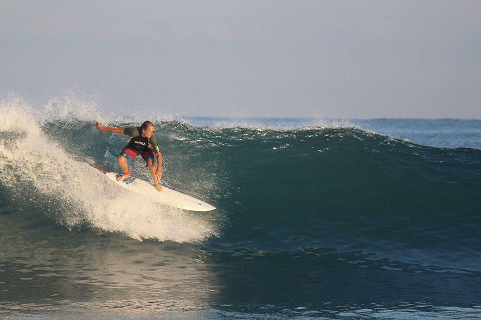 about 9:30am  magazine type wave for us who don't care about doing air's