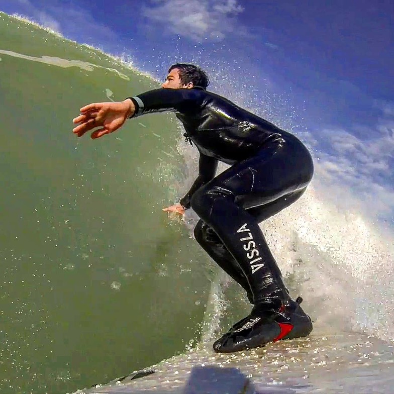 critical drop @ the gap, Castlepoint - The Gap