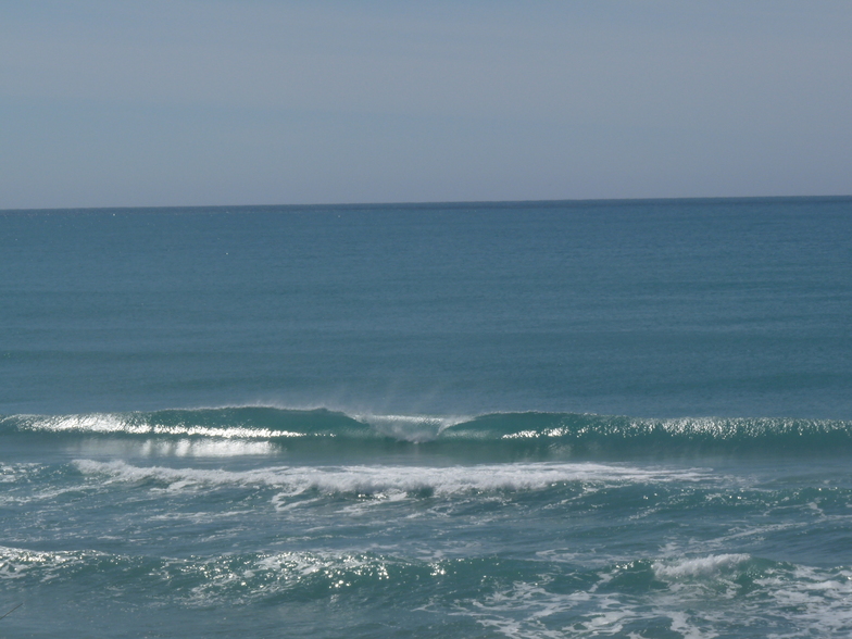 Pines - small summer swell perfection, Wainui Beach - Pines