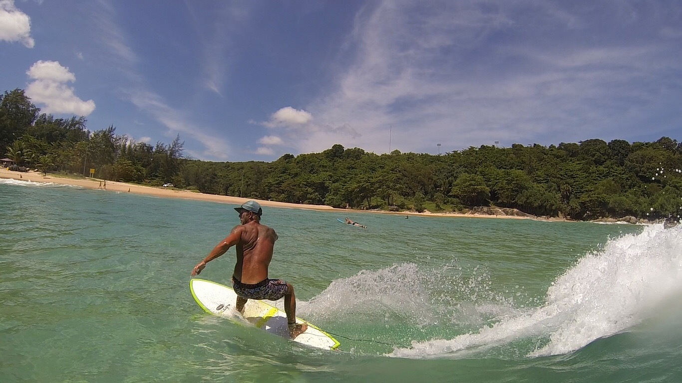 Pirate Phuket Surf club, Nai Harn Beach