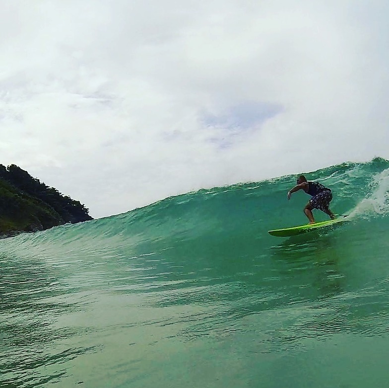 Pirate Phuket Surf club, Nai Harn Beach