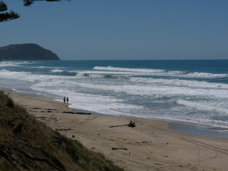 Wainui Beach - Pines surf break
