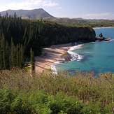 Baie des tortues and Bonhomme de Bourail, La Roche Percee (Bonhomme de Bourail)