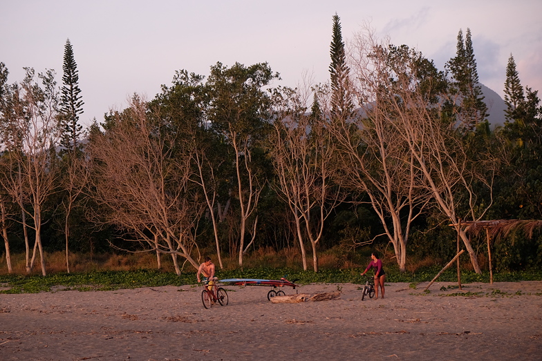 Bicycle surf transport, Nera Rivermouth