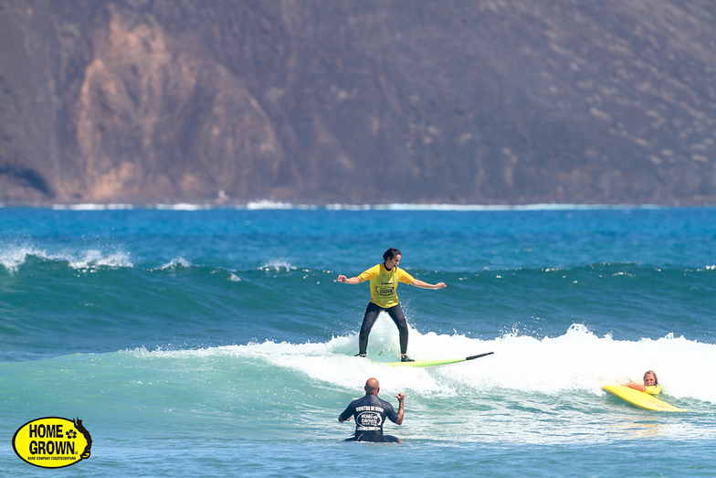 Bajo el Medio surf break