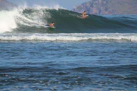 Los Pinos surf break