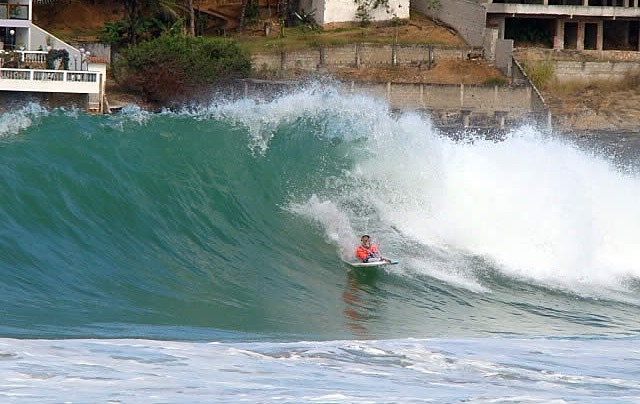 Praia do Morro surf break