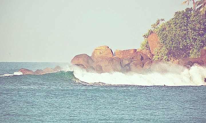 Mirissa surf break