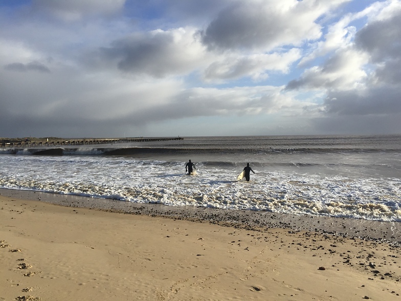 Northerly Swell Wraps Into Walberswick