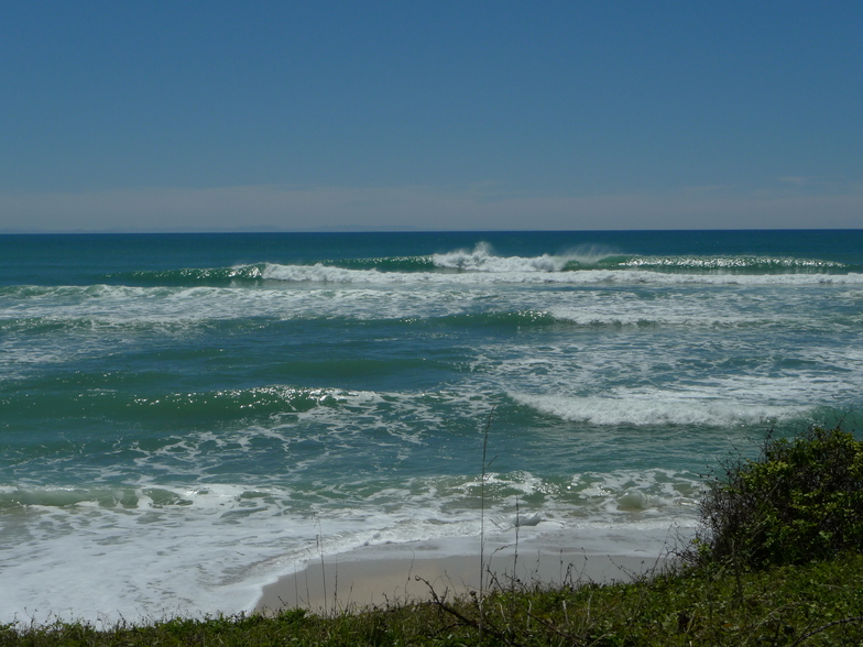 Tuahuru Reefs surf break