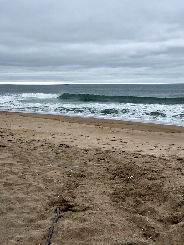 Misquamicut State Beach surf break