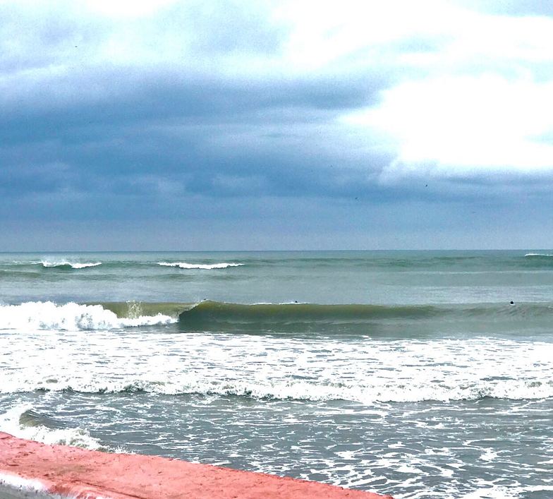 Bahía de Caraquez, Frente A Bahia