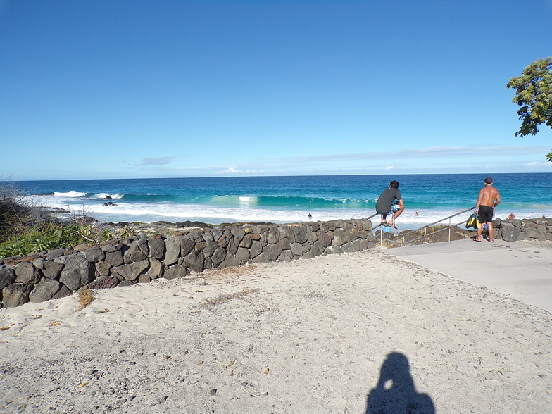 Kua Bay Surf Photo by Rayhaan Campbell