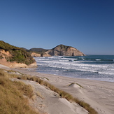 Big surf at Wharaiki before high tide, Wharariki Beach