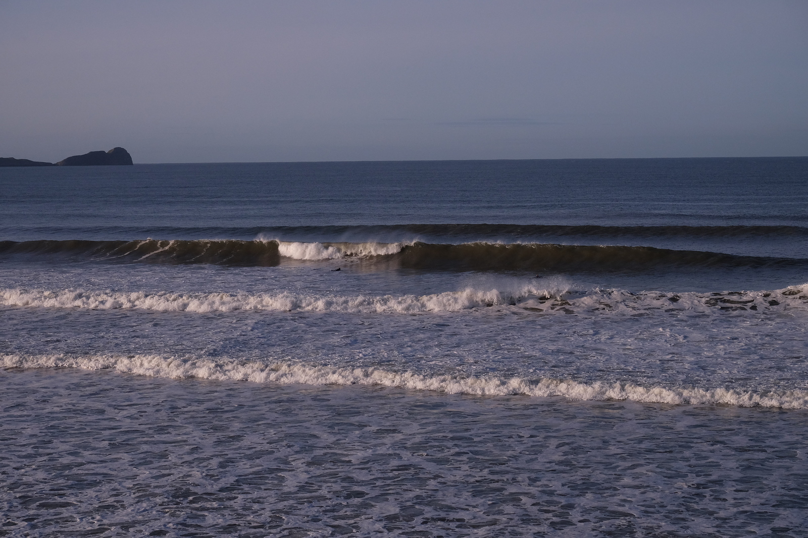 Lovely small autumn swell at Three Peaks, Llangennith