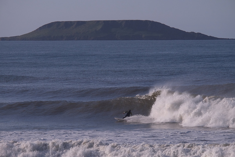 Lovely small autumn swell at Three Peaks, Llangennith