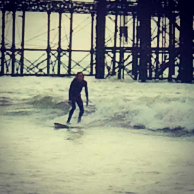 West pier autumn groundswell, Brighton