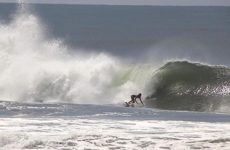 El Paredon surf break