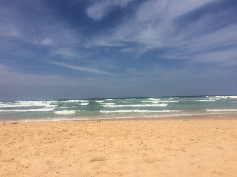 Jour venteux à Yoff, Yoff Beach