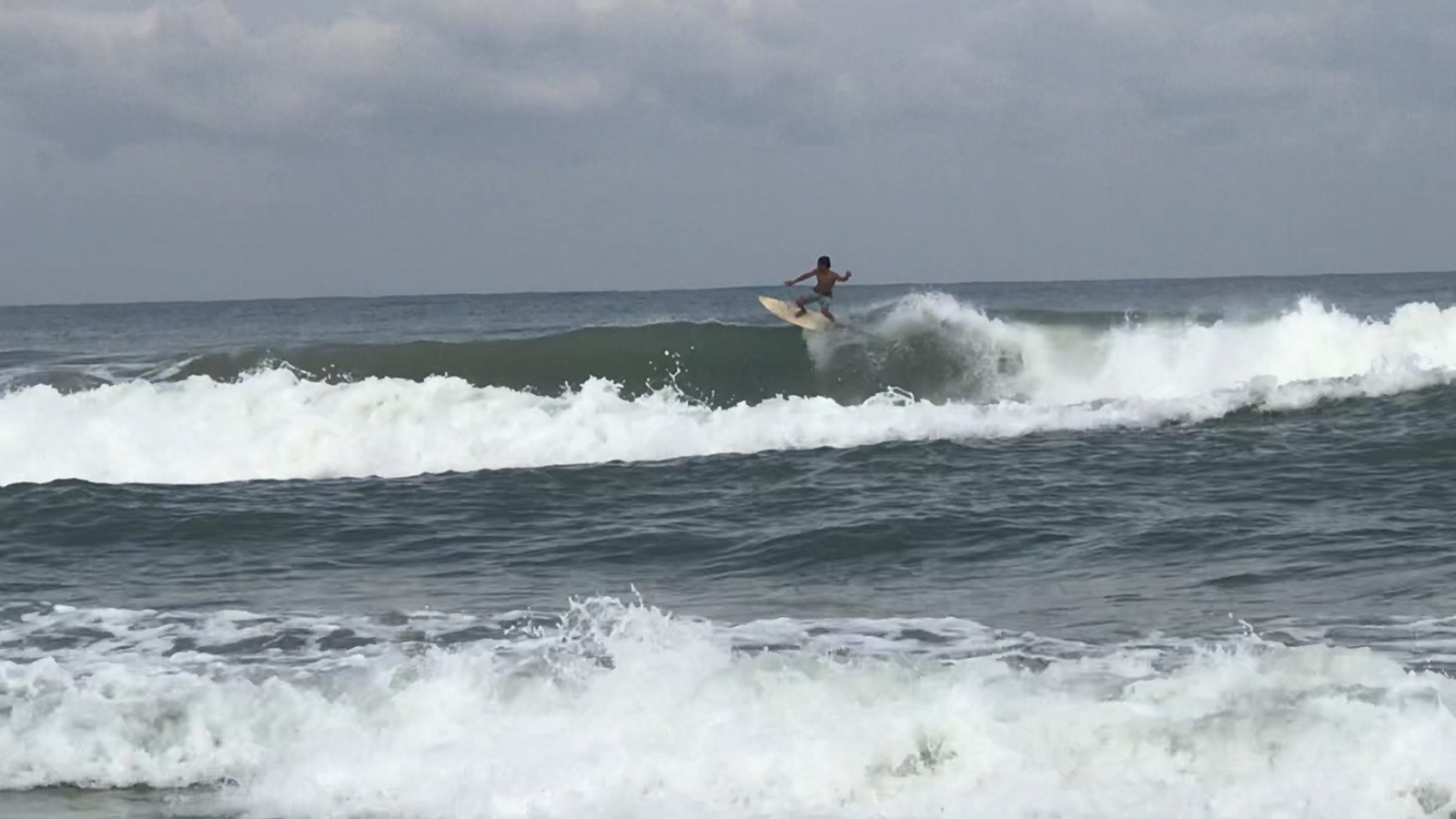 karambunai surfer, Nexus