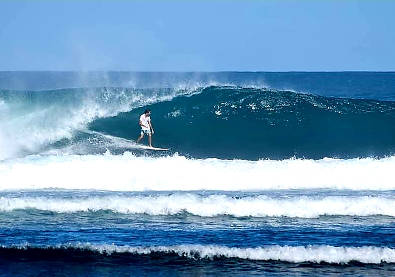 Lidos Left surf break