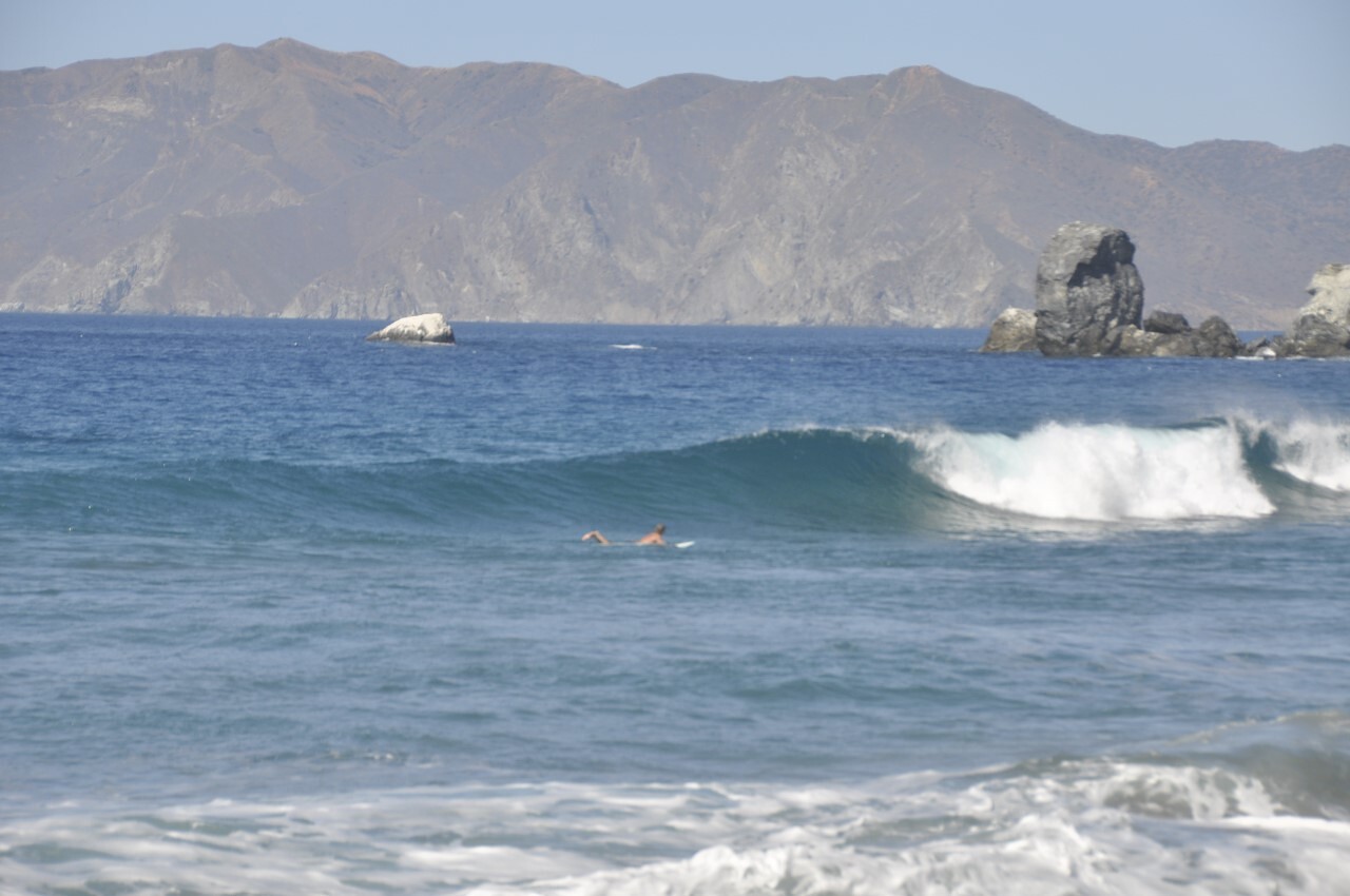 "Dawz"  chasing down a right, Ben Weston (Catalina Island)