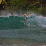 Morning surf in Mirissa 