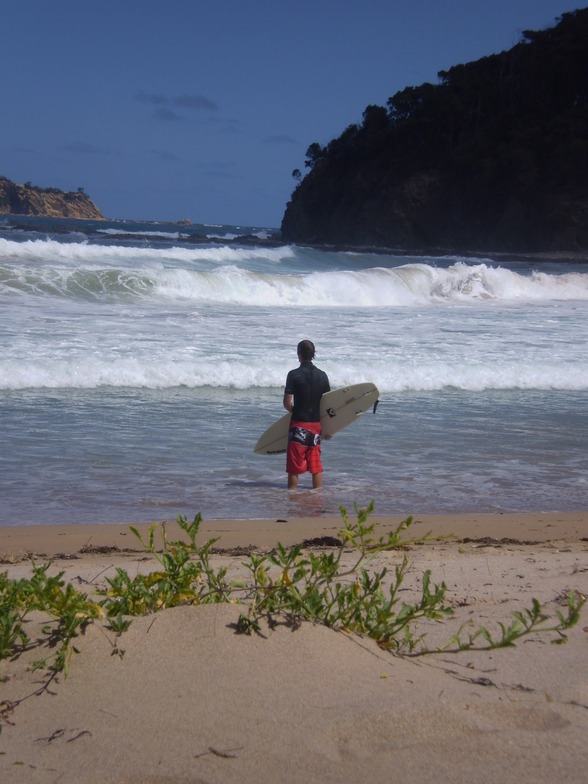 Mckenzies Beach surf break