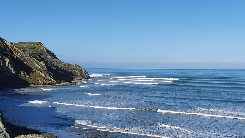 Midshore Bay surf break