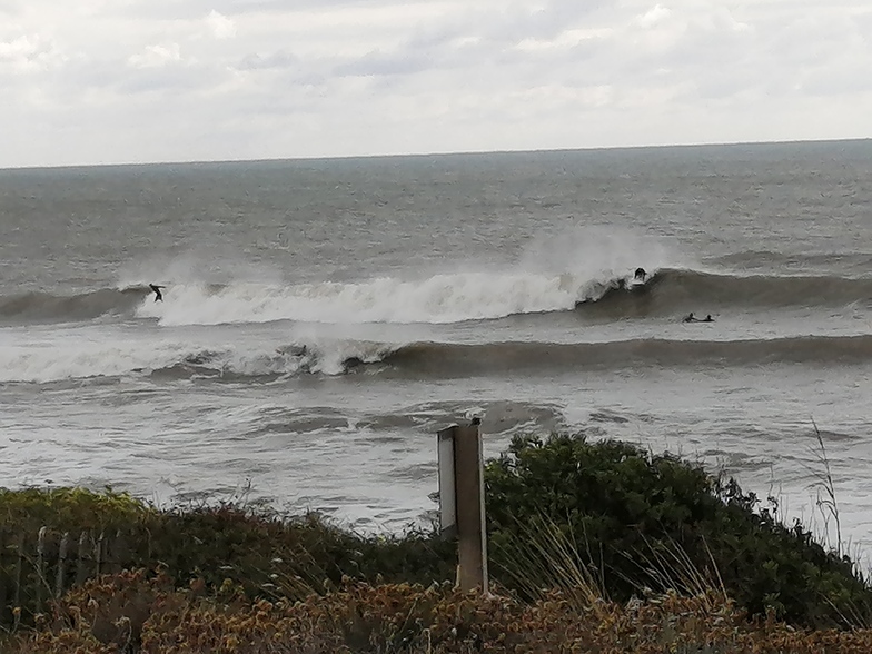 Small swell at high tide, La Sauzaie