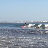 Surfing waves for beginners, Meia Praia